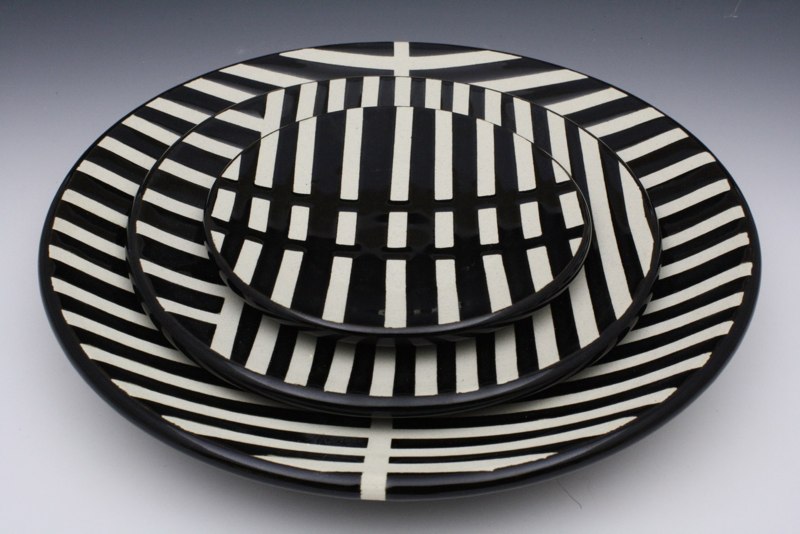 Black and White Striped Plate Set